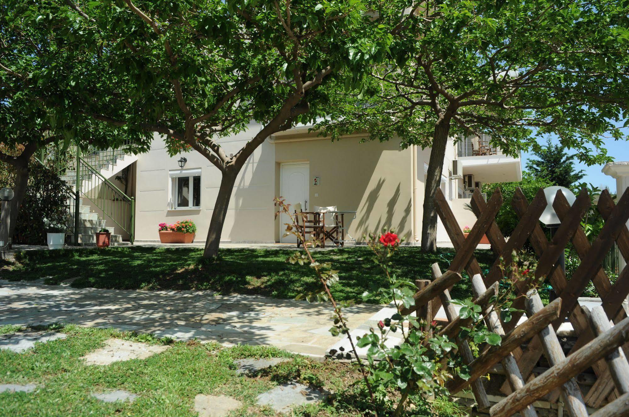 Triantafilia Guesthouse Agioi Apostoloi  Exterior photo